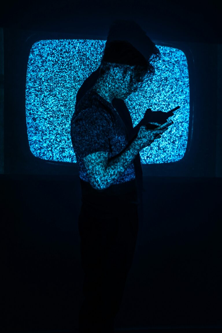 Doom Scrolling and Mental Health: How to Break the Cycle 